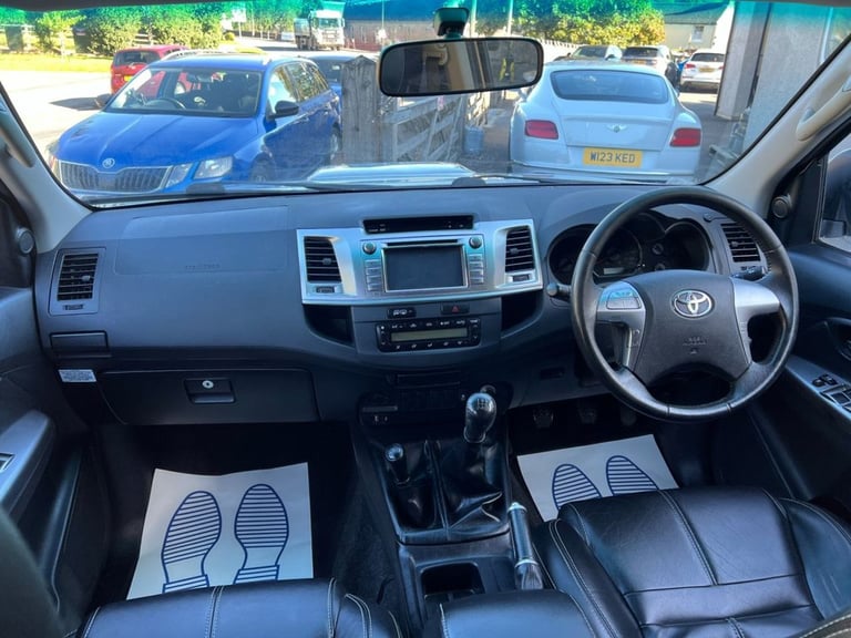 2016 16 TOYOTA HI-LUX 3.0 D-4D INVINCIBLE PICKUP D/CAB 4DR DIESEL MAN 4WD EURO 5