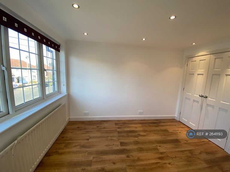 3 bedroom house in Northumberland Crescent, Feltham, TW14 (3 bed) (#2641193)