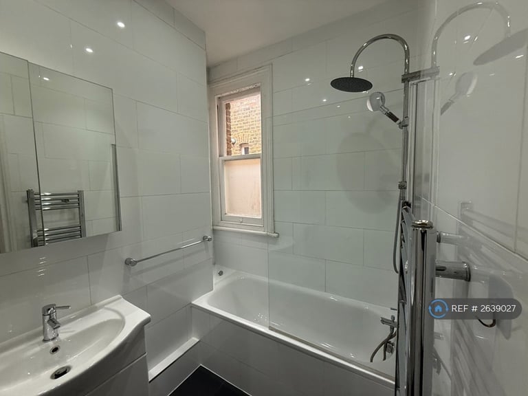 3 bedroom flat in Lyncroft Mansions, London, NW6 (3 bed) (#2639027)