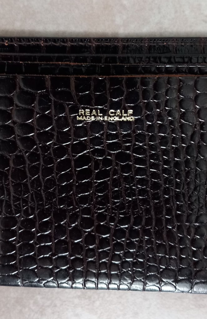 Real Calf Notes Wallet. As New. 