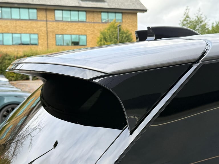 2023 Land Rover Range Rover Sport 3.0 D300 MHEV Dynamic SE SUV 5dr Diesel Auto 4WD Euro 6 (s/s) (...