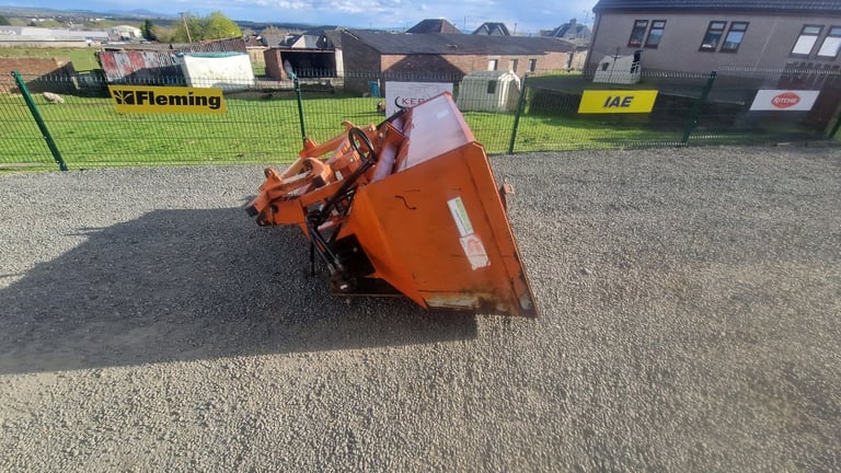 Tractor front loader ritchie root and grain feeder bucket with euro 8 brackets 