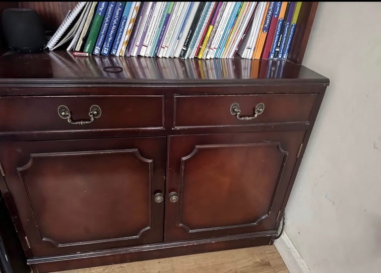 crockery cabinet 