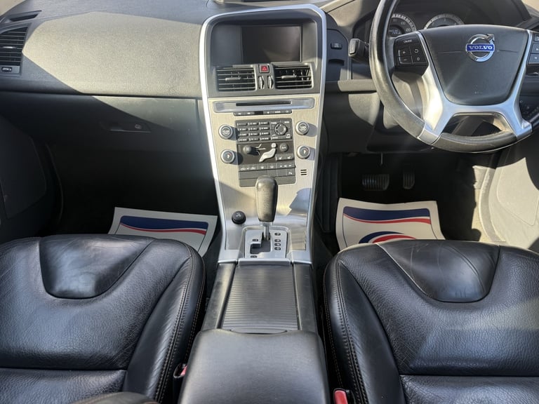 VOLVO XC60 2.0 D3 SE Lux 2010