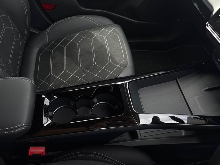 2025 Ford Puma Puma Gen-E Premium 5 Door 43 kWh Standard Range 1 Speed Automatic 5 Door ELECTRIC ...