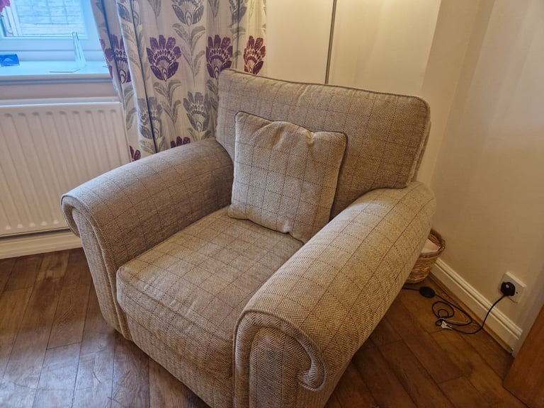 Large 3 seater Sofa and matching chair 