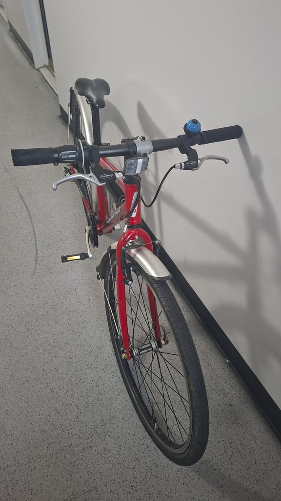 Islabikes beinn 26 bike Red