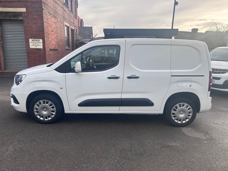 2021 Vauxhall Combo 2300 1.5 Turbo D 100ps H1 Sportive Van PANEL VAN Diesel Manual