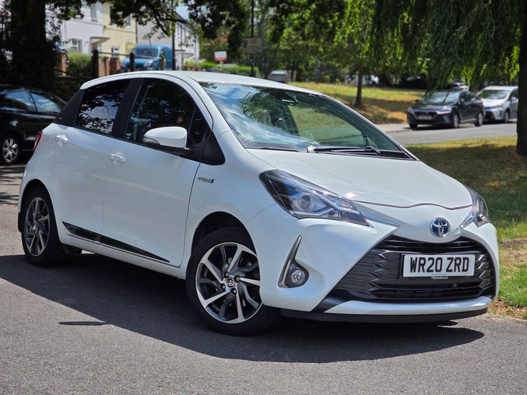 image for  Toyota Yaris 1.5 VVT-h Y20 Bi-tone E-CVT Euro 6 (s/s) 5dr Petrol/Electric Hybrid Automatic