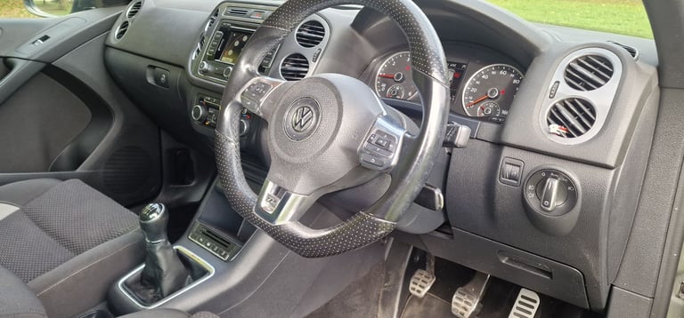 Volkswagen, TIGUAN, Estate, 2015, Manual, 1968 (cc), 5 doors