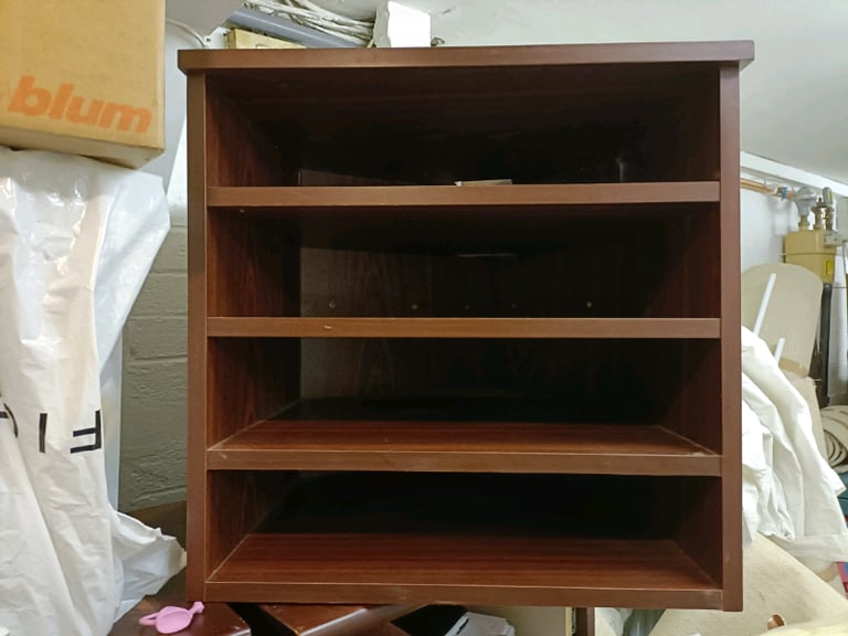 Corner wooden shelf