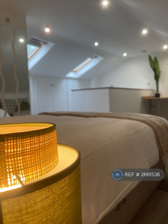 3 bedroom flat in Oak Terrace, Liverpool, L7 (3 bed) (#2661538)