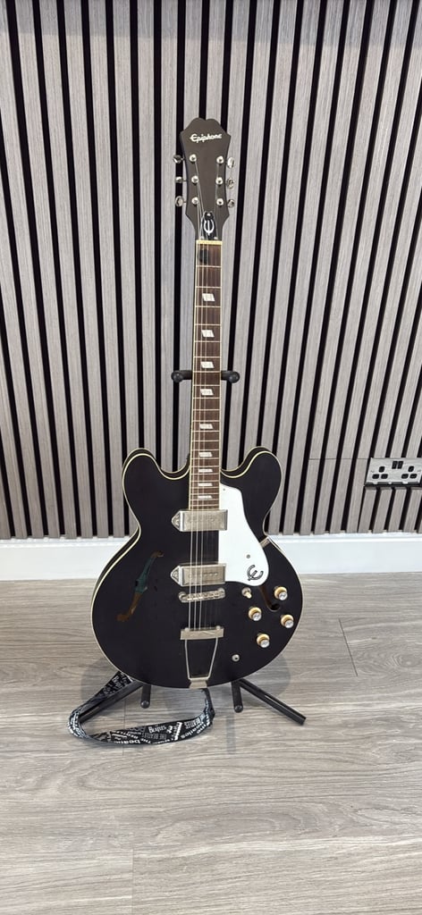 Epiphone casino 2023 worn ebony 