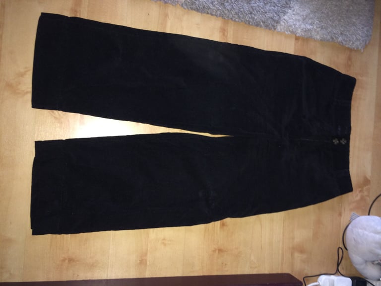 image for New pair well made New Look, black, high waisted, cord trousers,  3/4 length,size 8