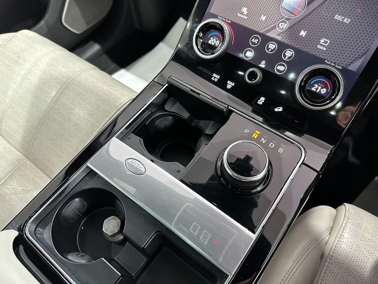 2019 Land Rover Range Rover Velar 2.0 D240 R-Dynamic HSE Auto 4WD Euro 6 (s/s) 5dr ESTATE Diesel ...