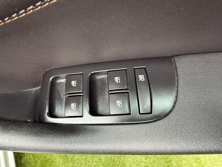 2016 Vauxhall Zafira Tourer 1.6 CDTi ecoFLEX Tech Line MPV 5dr Diesel Manual Euro 6 (s/s) (136 ps...