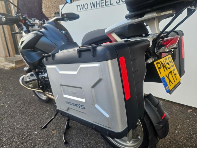 BMW R1200gs with full bmw vario luggage 