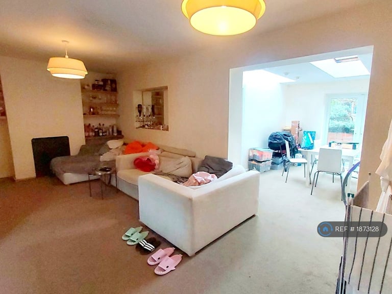 6 bedroom house in Somers Close, Stanmore, SO22 (6 bed) (#1873128)