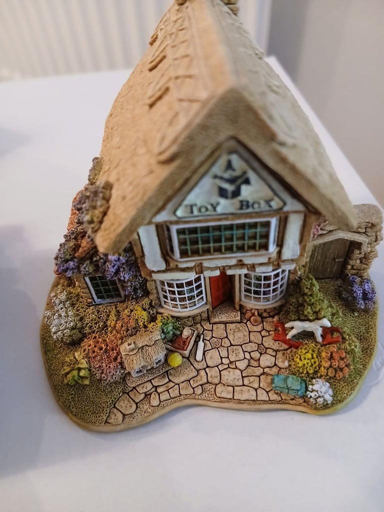 Lilliput lane cottages 