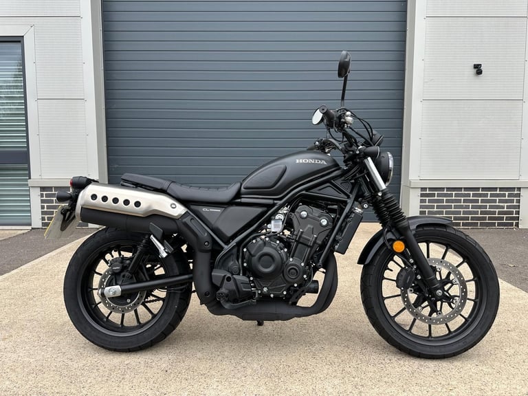 HONDA CL500 A-P STREET SCRAMBLER 2023 - ONLY 390 MILES. HEATED GRIPS, SADDLE BAG