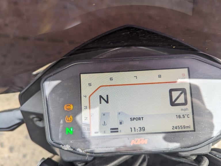 2016 16 KTM DUKE 690 R 16 MY AKRAPOVIC EXHAUST LC4 NAKED ROADSTER 690R SPEC