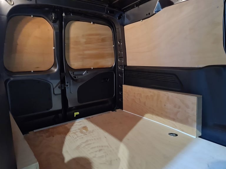 2024 Vauxhall Combo 1.5 TURBO D 2300 PRO P/V L2 H1 100 BHP LWB Panel Van Diesel Manual