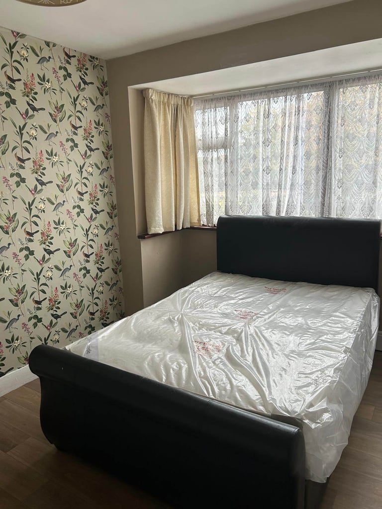 Newly Decorated Double Room For Rent