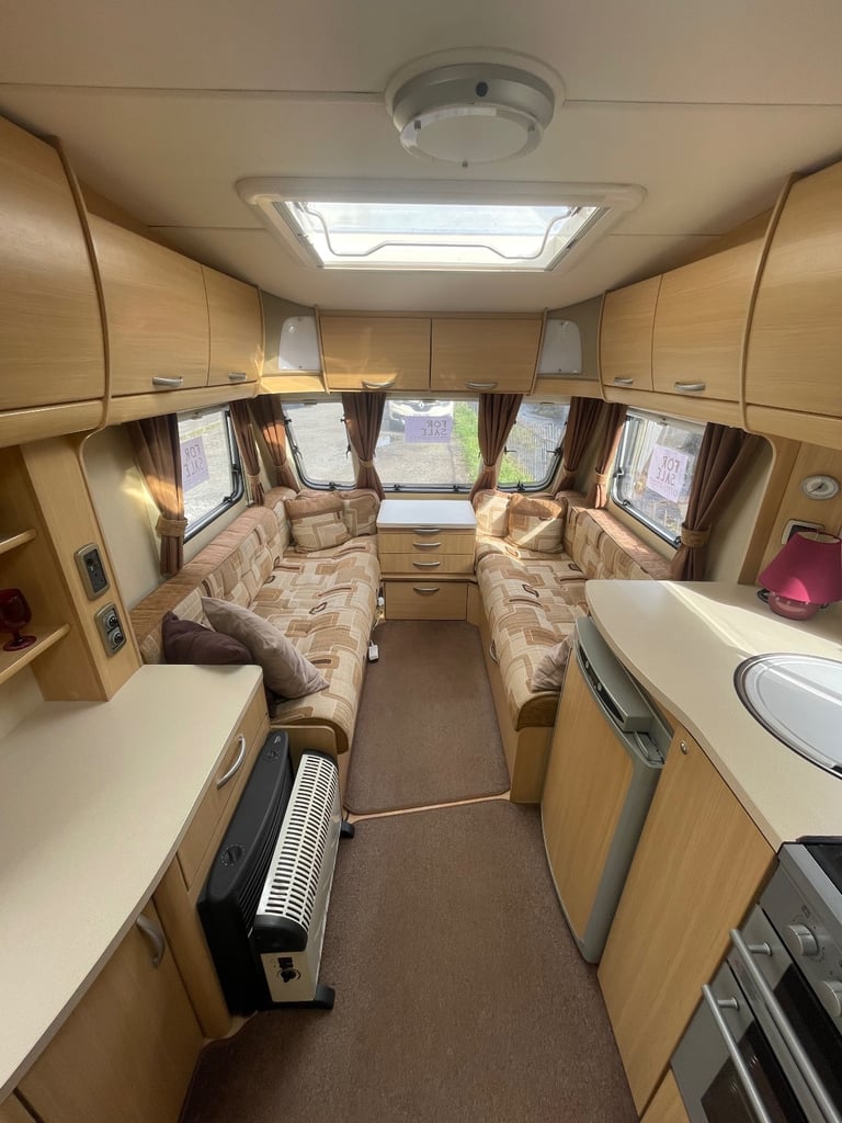 Abbey Vogue2 460