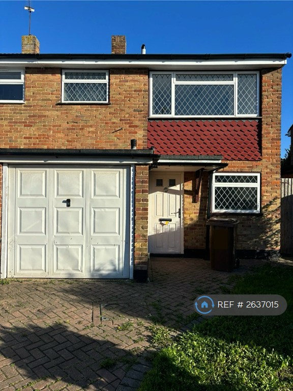 3 bedroom house in Harptree Drive, Chatham, ME5 (3 bed) (#2637015)