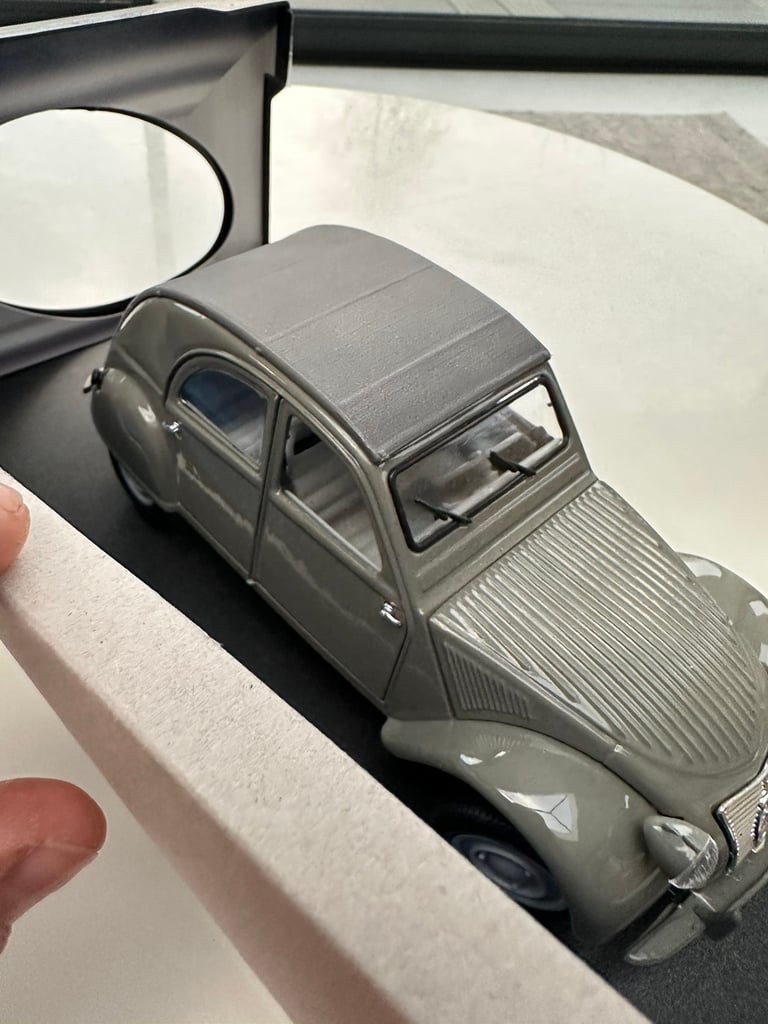 1/18 SPECIAL EDITION CITROEN 2CV GREY die cast model car maisto/burago