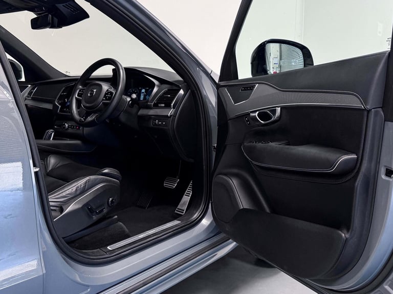 2022 Volvo XC90 2.0h T8 Recharge 18.8kWh R-Design SUV 5dr Petrol Plug-in Hybrid Auto 4WD Eu ESTAT...