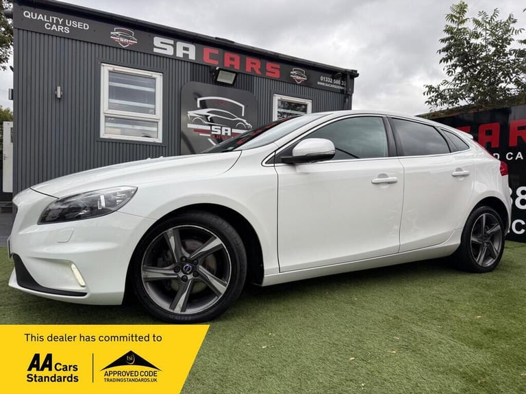 2015 Volvo V40 2.0 T2 R-Design Hatchback 5dr Petrol Manual Euro 6 (s/s) (122 ps) HATCHBACK Petrol...