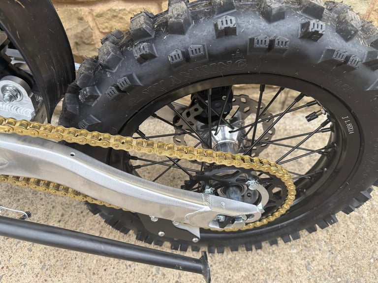 10TEN 140R 140CC 17/14  YOUTHS DIRT BIKE NEW