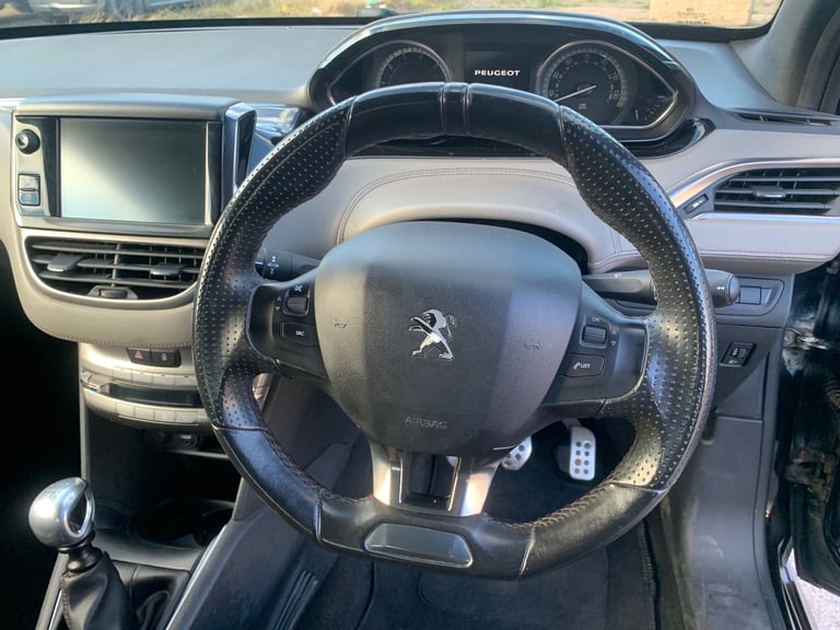 Peugeot, 208, Hatchback, 2014, Manual, 1598 (cc), 3 doors