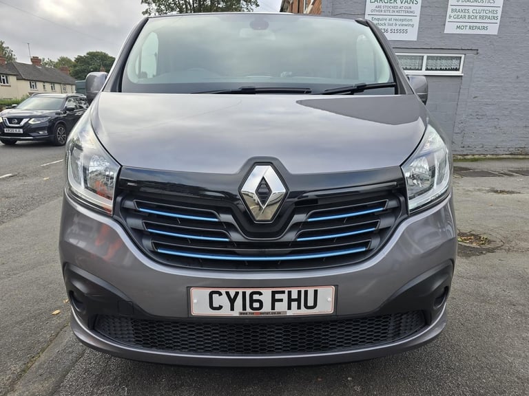 Renault Trafic LL29 ENERGY dCi 145 Sport Nav 9 Seat LWB Minibus DIESEL 2016/16
