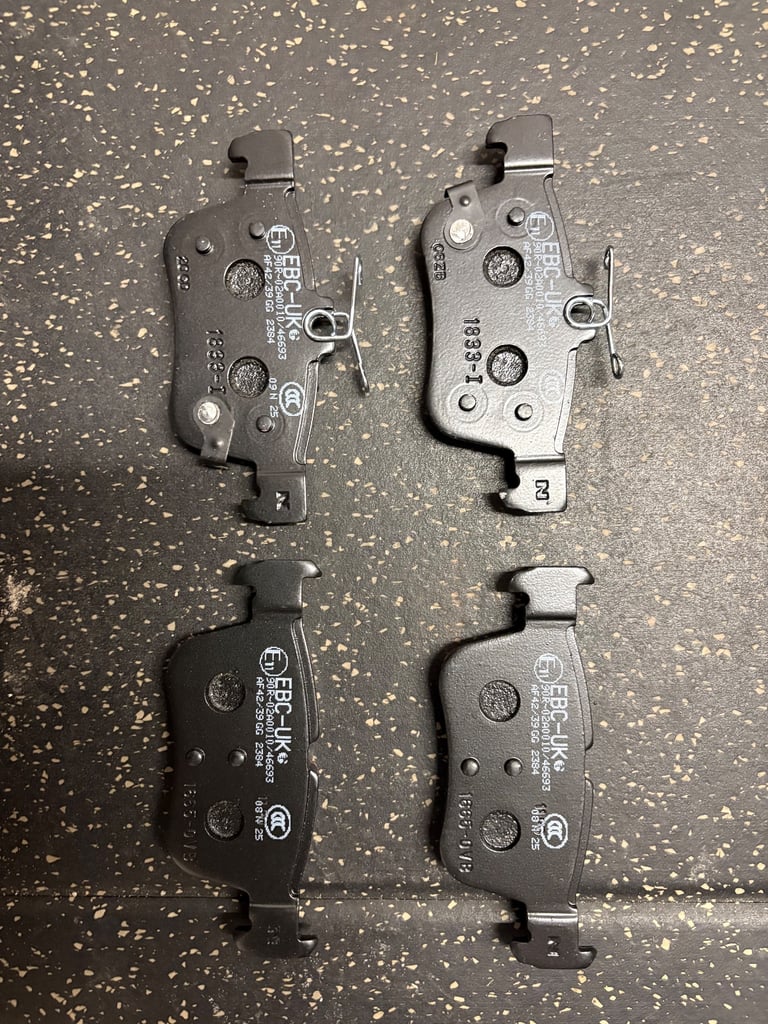 EBC GD2184 Rear Brake Discs, Ultimax 2 Brake Pads For Ford Focus Mk4 