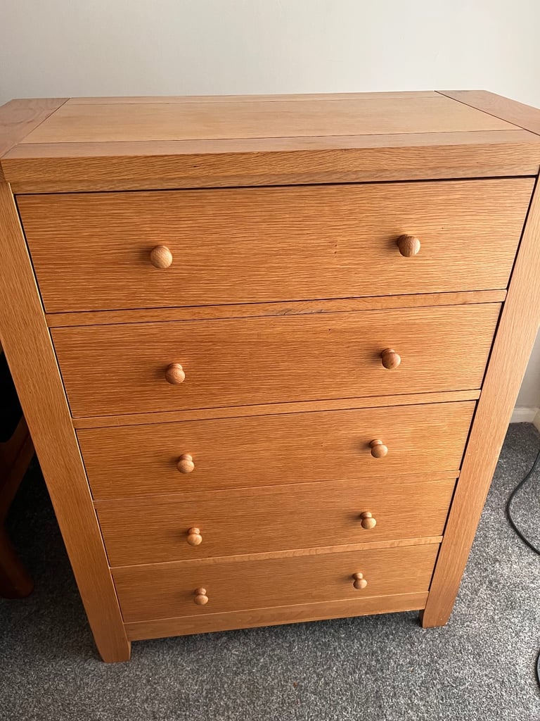image for Solid oak chest of drawers 