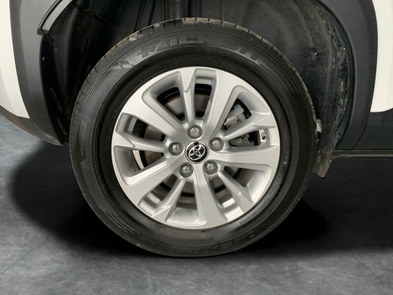 2024 Toyota Yaris Cross 1.5 VVT-h Icon SUV 5dr Petrol Hybrid E-CVT Euro 6 (s/s) (116 ps) - REVERS...