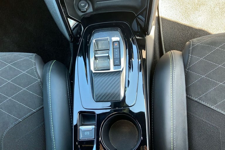  Peugeot 208 1.2 Puretech Gt Premium Hatchback 5dr Petrol Eat Euro 6 s/s 130 Ps