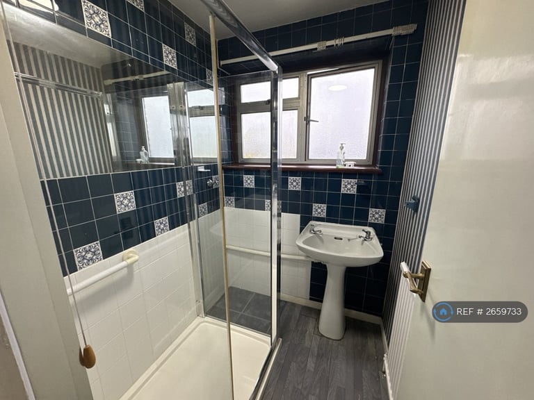 3 bedroom house in Spindles, Tilbury, RM18 (3 bed) (#2659733)