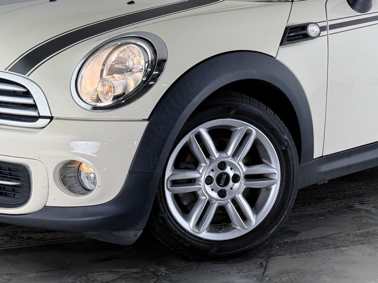 2013 MINI Hatch 1.6 Cooper Auto Euro 5 3dr Hatchback Petrol Automatic
