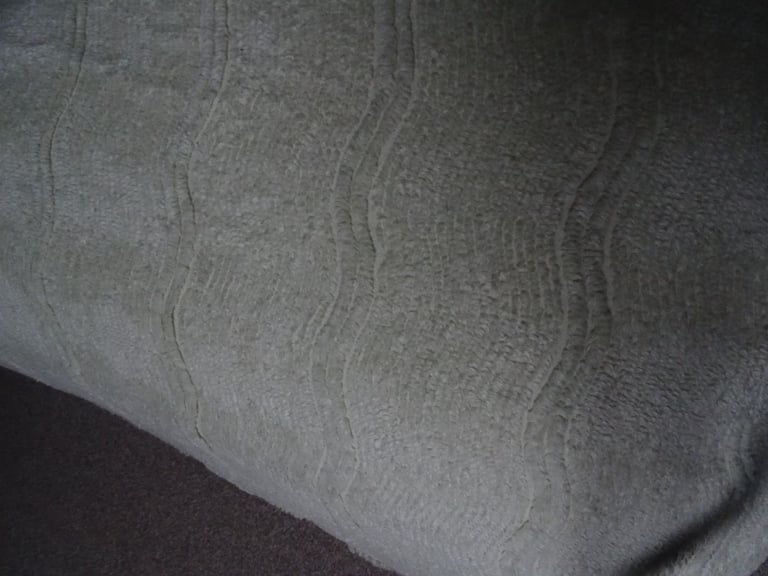 Vintage Pistachio /pale green Candlewick Bedspread approx 100 inches x77 inches - 100% cotton