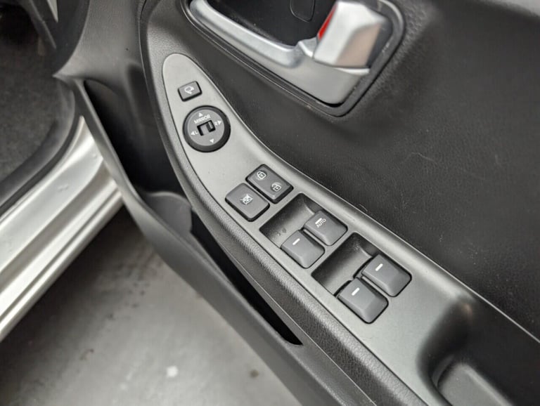 2015 Kia Picanto 1.25 2 Hatchback 5dr Petrol Auto Euro 5 (84 bhp) HILL START ASSIST+TINTED G HATC...