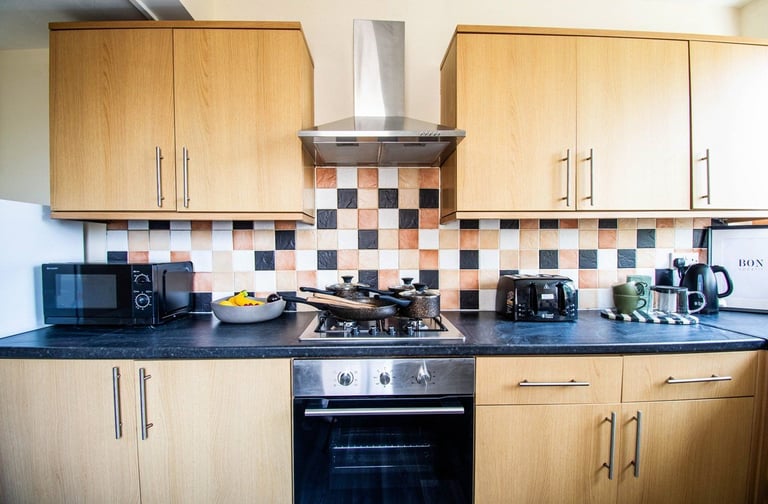 5 Bed Detached House, Middlesex Street, S70