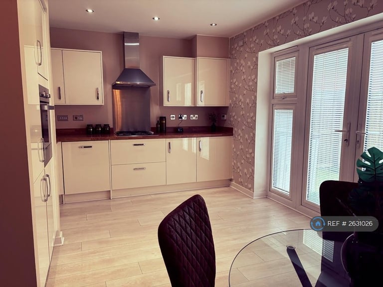 image for 4 bedroom house in Canal Close, Bradford, BD10 (4 bed) (#2631026)