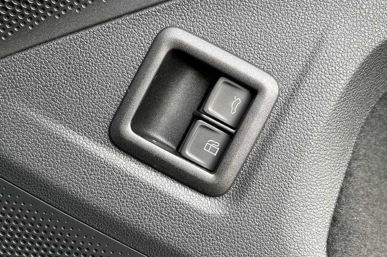 2025 Volkswagen Tiguan 1.5 TSI eHybrid R-Line 5dr DSG SUV Hybrid Automatic