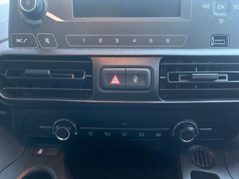 2019 Vauxhall Combo Life 1.2 Turbo Design XL 5dr MPV PETROL Manual