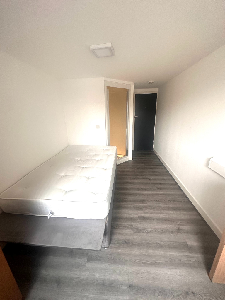 All Bills Included - Fully furnished En Suite room Close To Bradford University