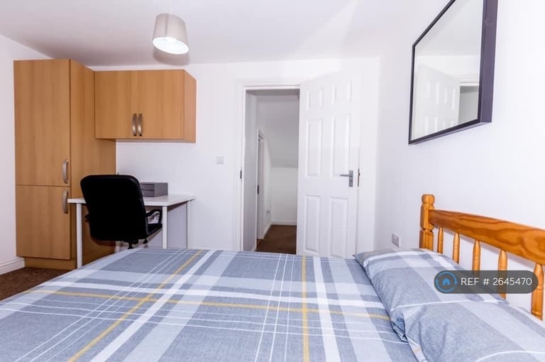 5 bedroom house in Grenville Road, Southsea, PO4 (5 bed) (#2645470)