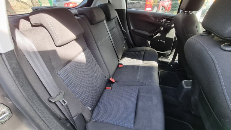 2014 Peugeot 208 1.4 HDi Allure 5dr HATCHBACK Diesel Manual